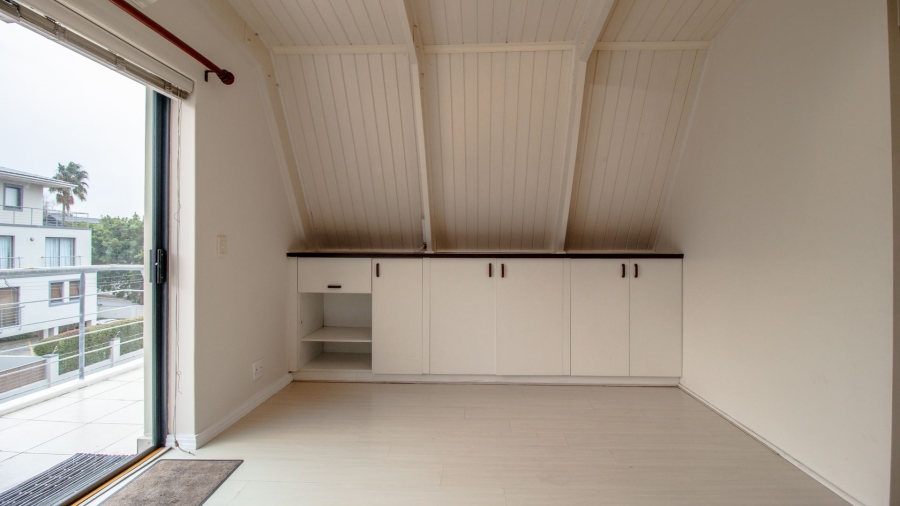 2 Bedroom Property for Sale in Wynberg Upper Western Cape
